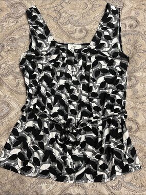 LOFT Black & White Scoop Neck Tie-Front Tank size S, Great used condition